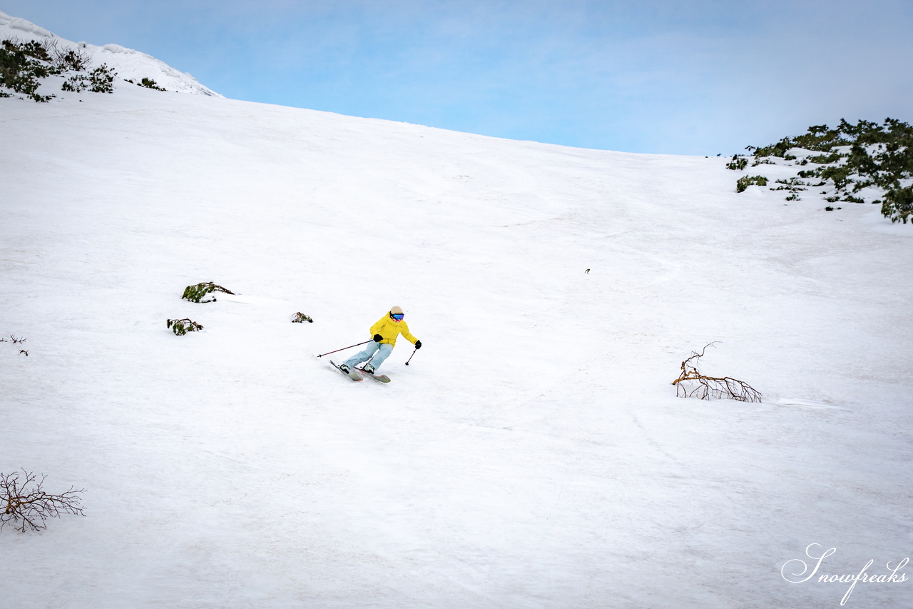 大雪山旭岳ロープウェイ｜ 2025～2026 Season Final...。北海道でイチバン高い山『旭岳』斜面にシュプールを描いて、滑り納め。今シーズンもありがとうございました。